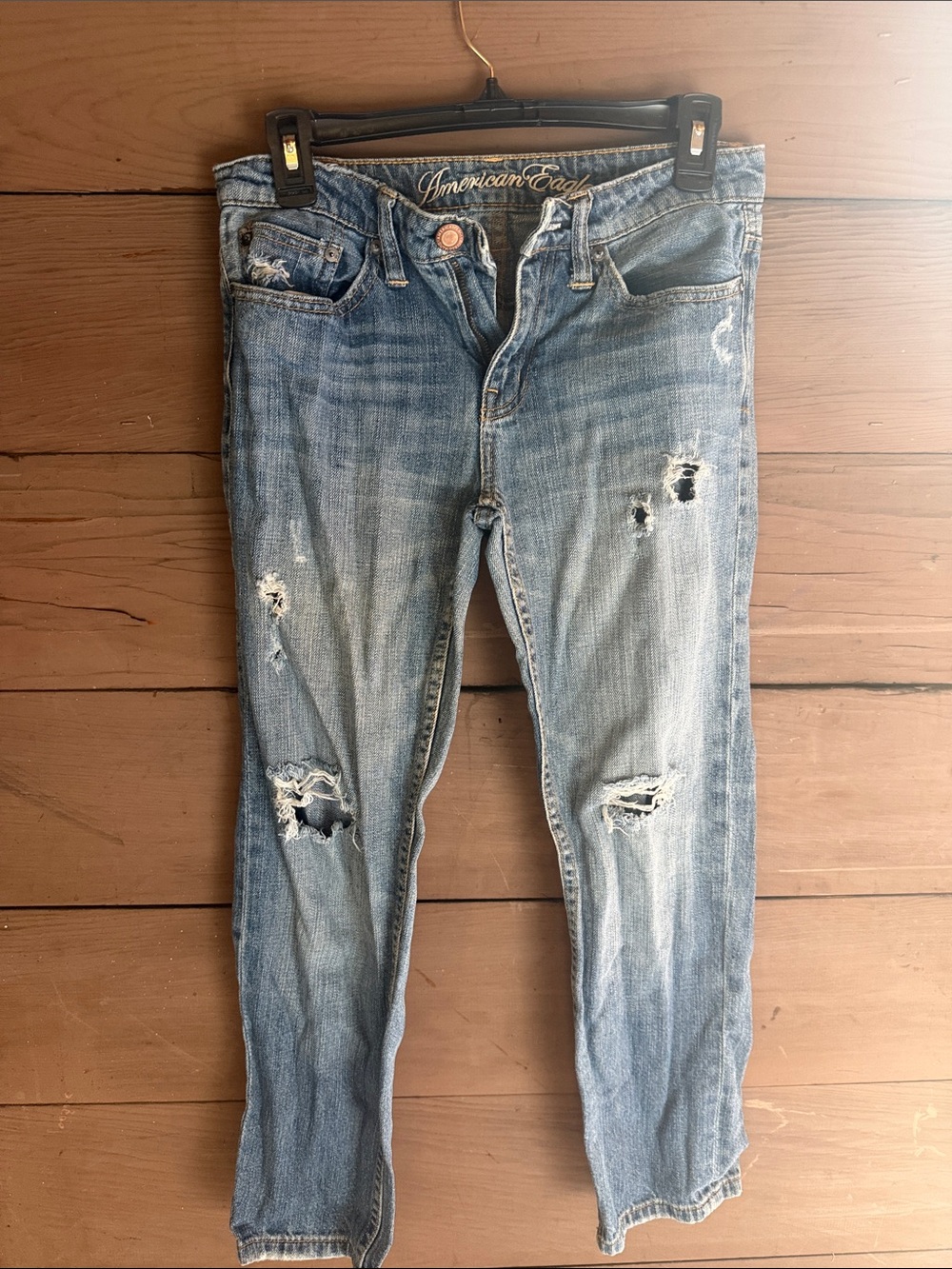 American Eagle Outfitters Women's Light Blue Distressed Skinny Jean Capris